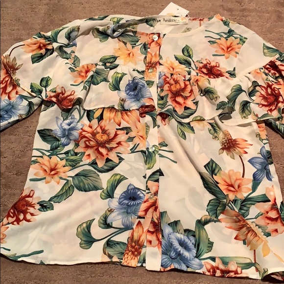 NWT FLORAL RUFFLE BLOUSE - Picture 2 of 3